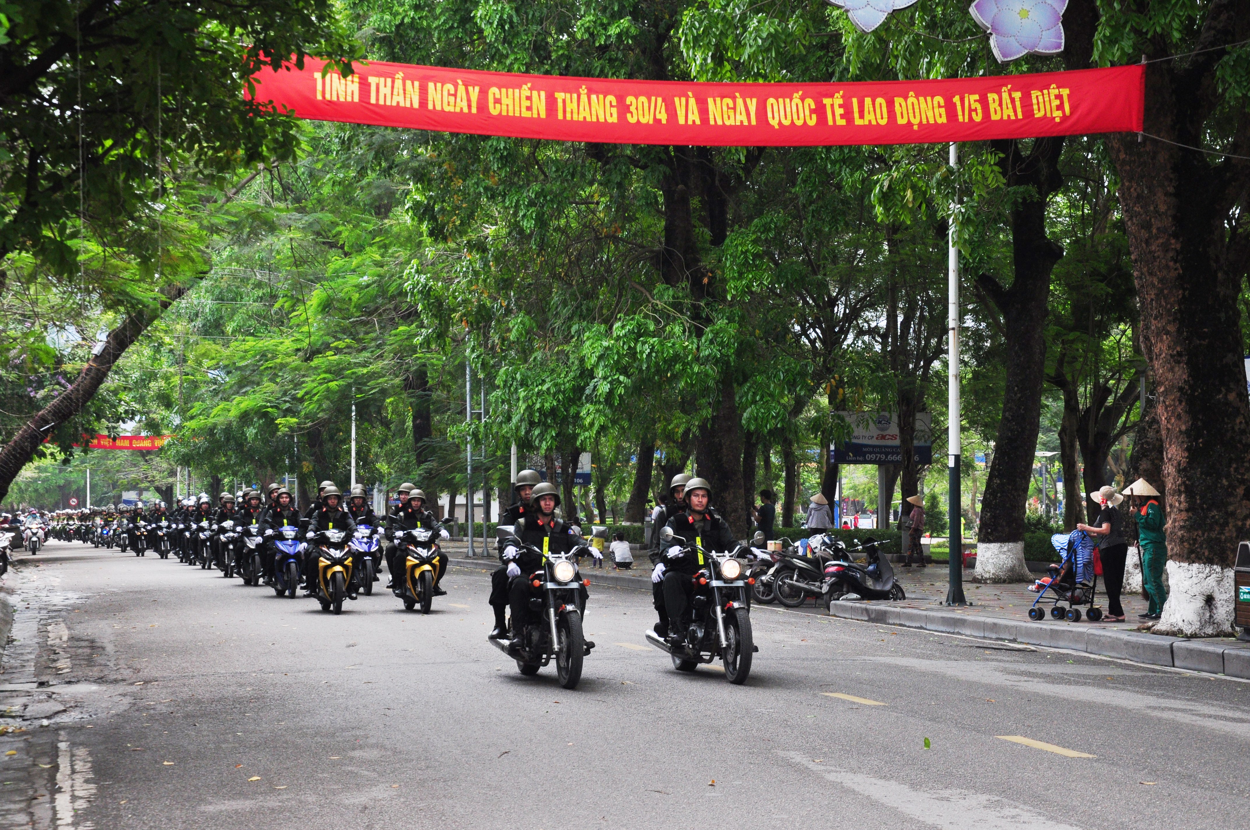 Nhân dân gửi thư cảm ơn Tiểu đoàn Cảnh sát Cơ động